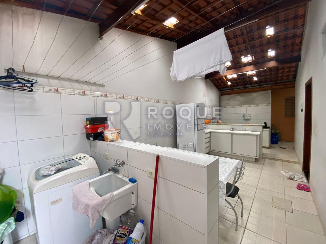 Casa Residencial à venda no bairro Jardim Presidente Dutra: LAVANDERIA 