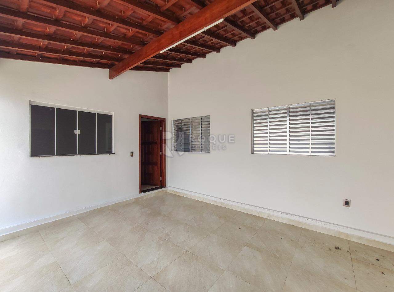 Casa Residencial para aluguel no bairro Jardim Ouro Verde: Garagem 