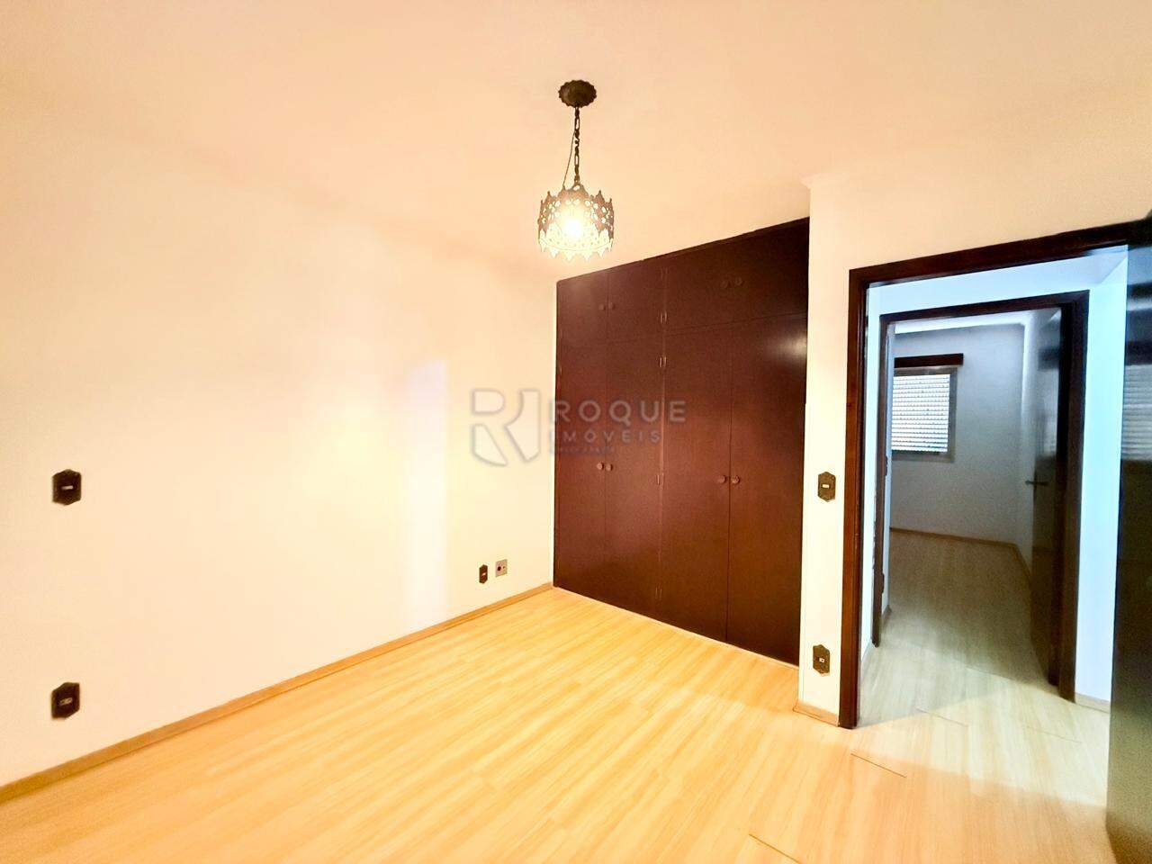 Apartamento para aluguel no bairro Centro: Dormitório Suíte 03 