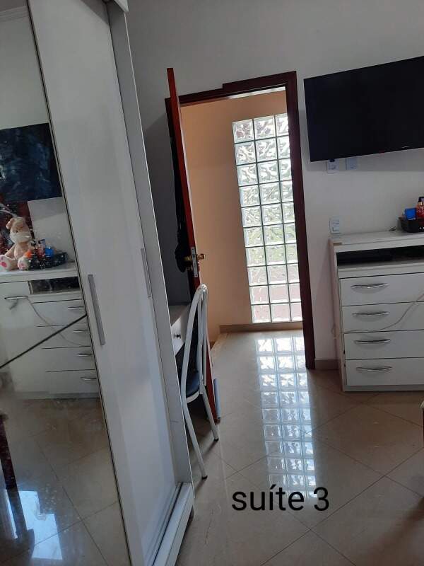 Casa Residencial à venda no bairro Tatu: 