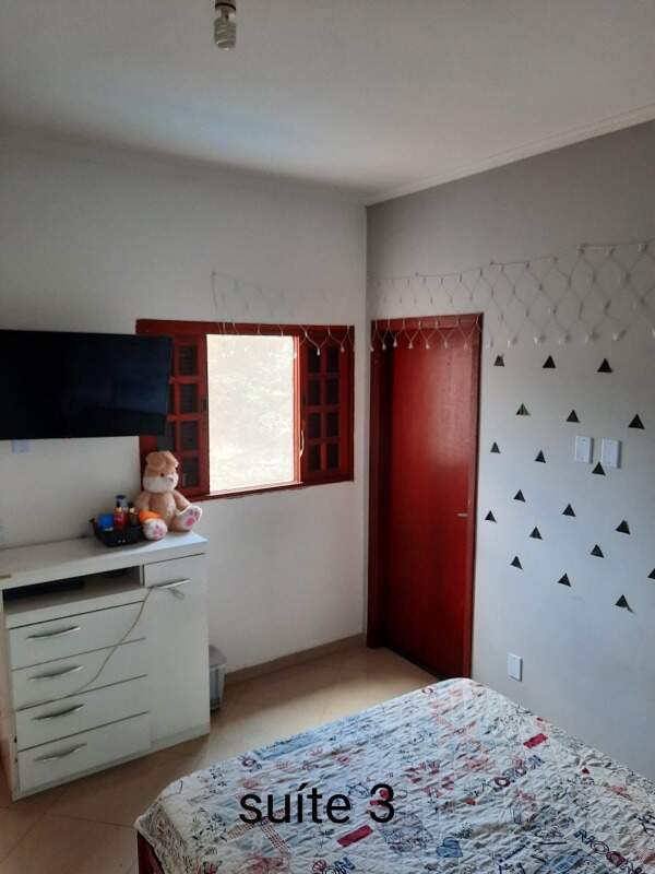 Casa Residencial à venda no bairro Tatu: 