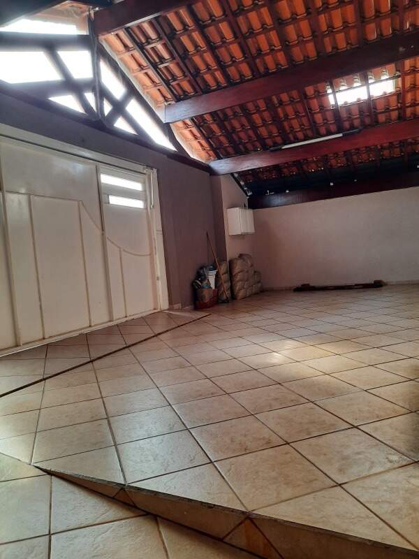 Casa Residencial à venda no bairro Tatu: 