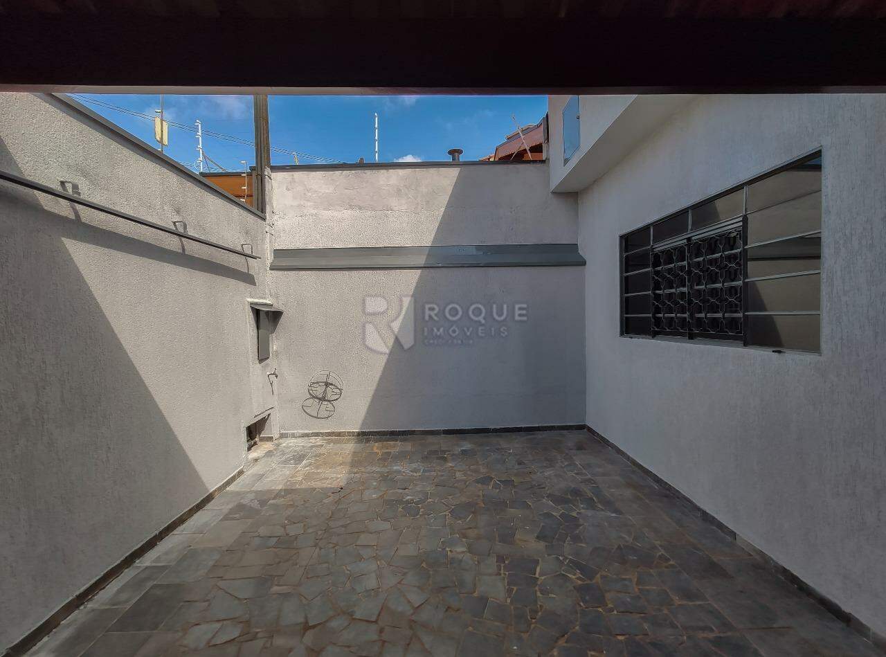 Casa Residencial para aluguel no bairro Jardim São Lourenço: Frente 