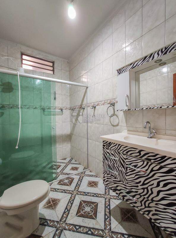 Casa Residencial para aluguel no bairro Jardim São Lourenço: WC social 