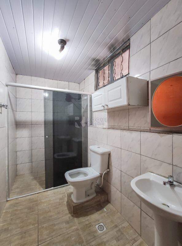Casa Residencial para aluguel no bairro Jardim São Lourenço: WC suíte 