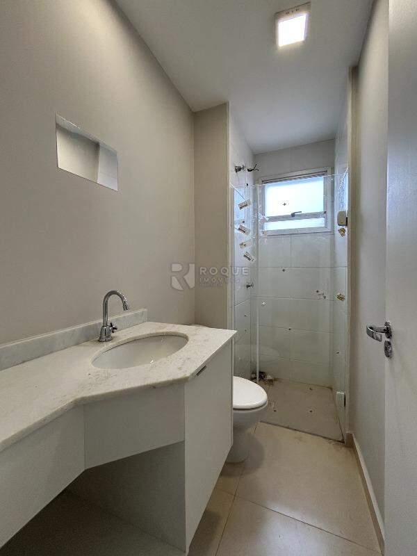 Apartamento para aluguel no bairro Chácaras Antonieta: WC suíte