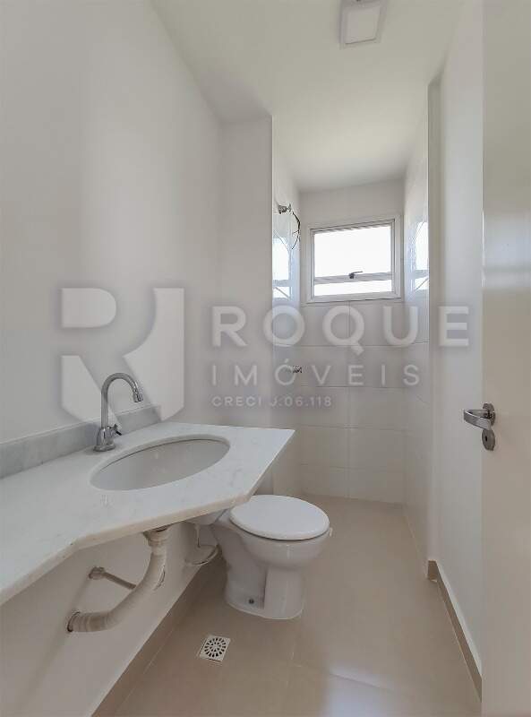 Apartamento para aluguel no bairro Chácaras Antonieta: WC suíte 