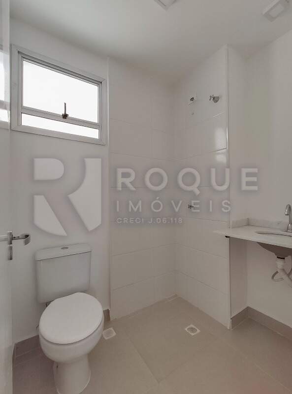 Apartamento para aluguel no bairro Chácaras Antonieta: WC 