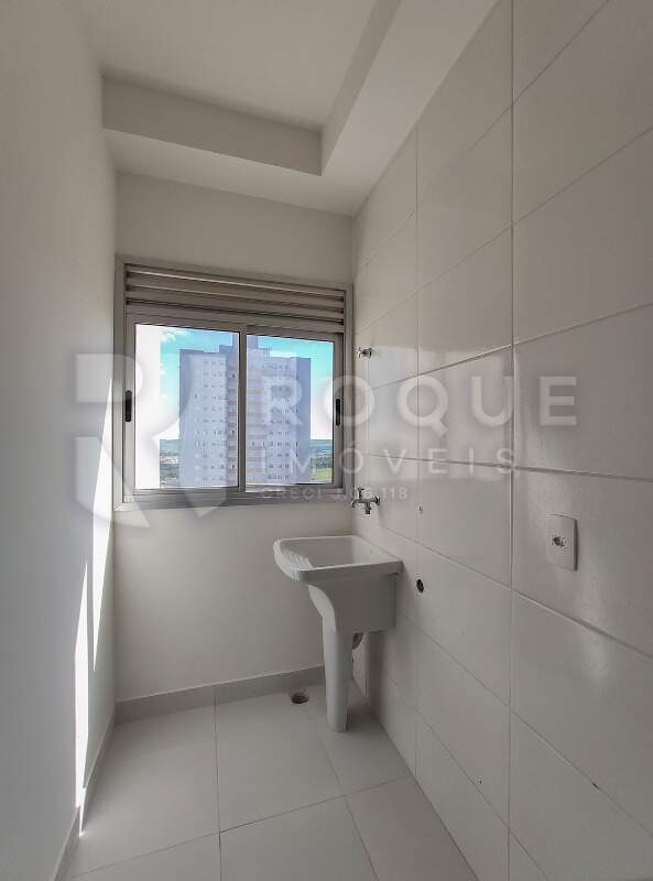 Apartamento para aluguel no bairro Chácaras Antonieta: Área de serviço 