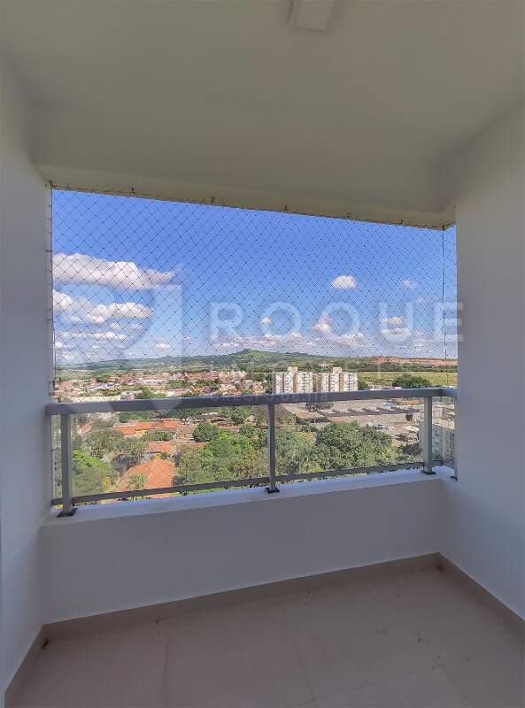 Apartamento para aluguel no bairro Chácaras Antonieta: Sacada 