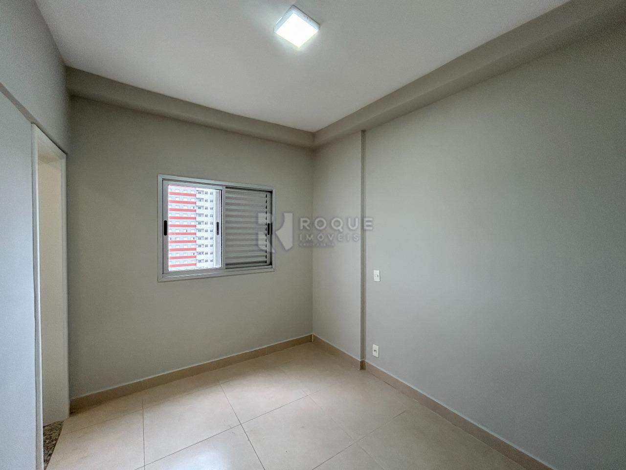 Apartamento para aluguel no bairro Chácaras Antonieta: Dormitório 3 suíte