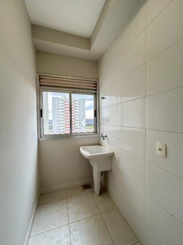 Apartamento para aluguel no bairro Chácaras Antonieta: Área de serviço