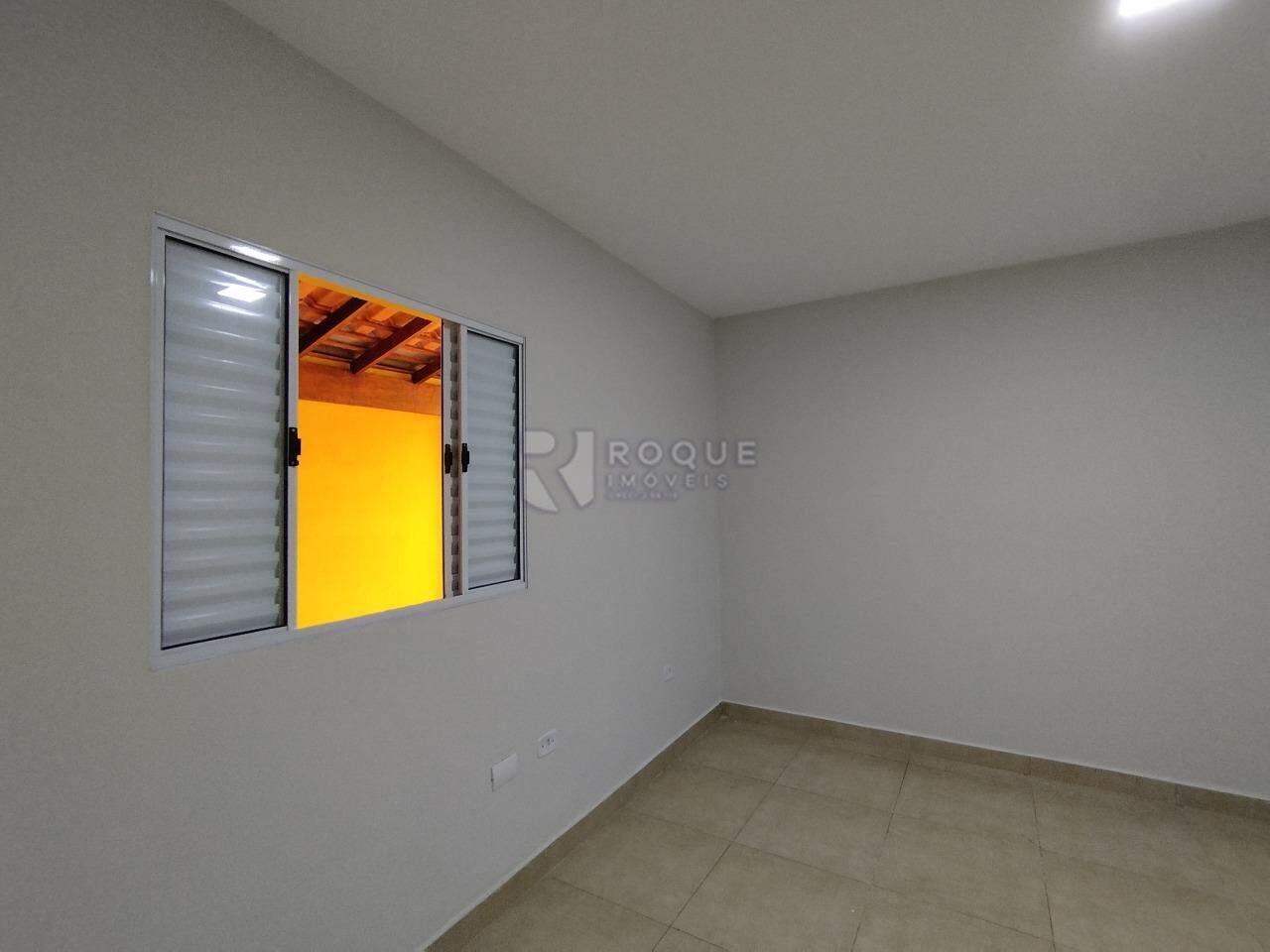 Casa Residencial para aluguel no bairro Conjunto Habitacional Tancredo Neves: Dormitório 3 suíte 