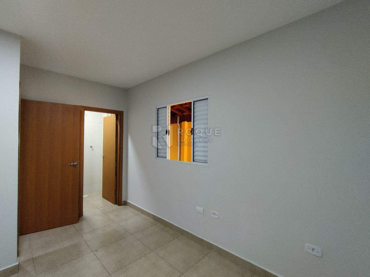 Casa Residencial para aluguel no bairro Conjunto Habitacional Tancredo Neves: Dormitório 3 suíte 