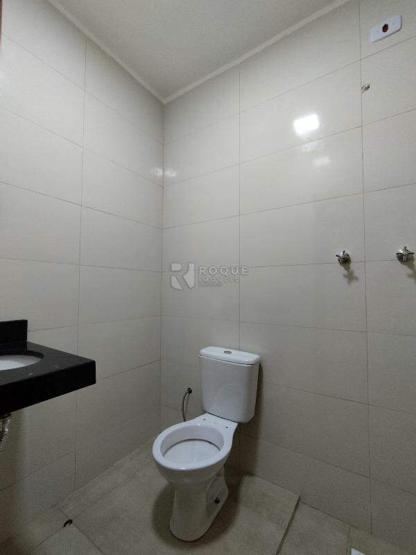 Casa Residencial para aluguel no bairro Conjunto Habitacional Tancredo Neves: WC suíte 
