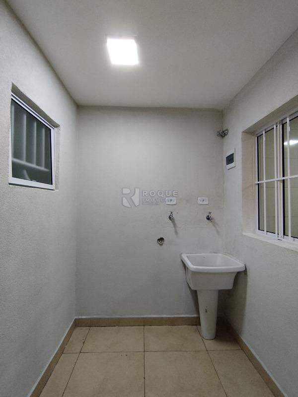 Casa Residencial para aluguel no bairro Conjunto Habitacional Tancredo Neves: Área de serviço 
