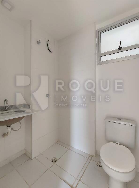 Apartamento para aluguel no bairro Chácaras Antonieta: WC