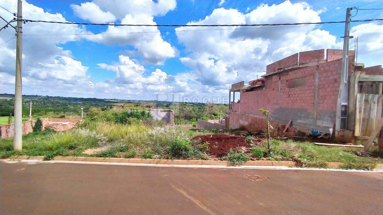 Terreno à venda no bairro Residencial Colinas do Engenho I: 