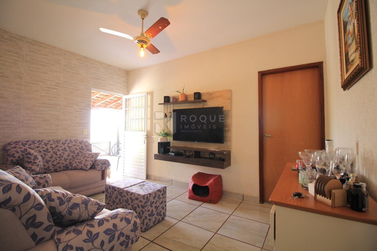 Casa Residencial à venda no bairro Vila Queiroz: CASA 2 - SALA