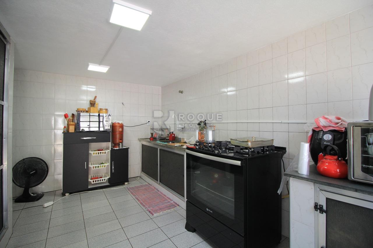 Casa Residencial à venda no bairro Vila Queiroz: CASA 2 - COZINHA