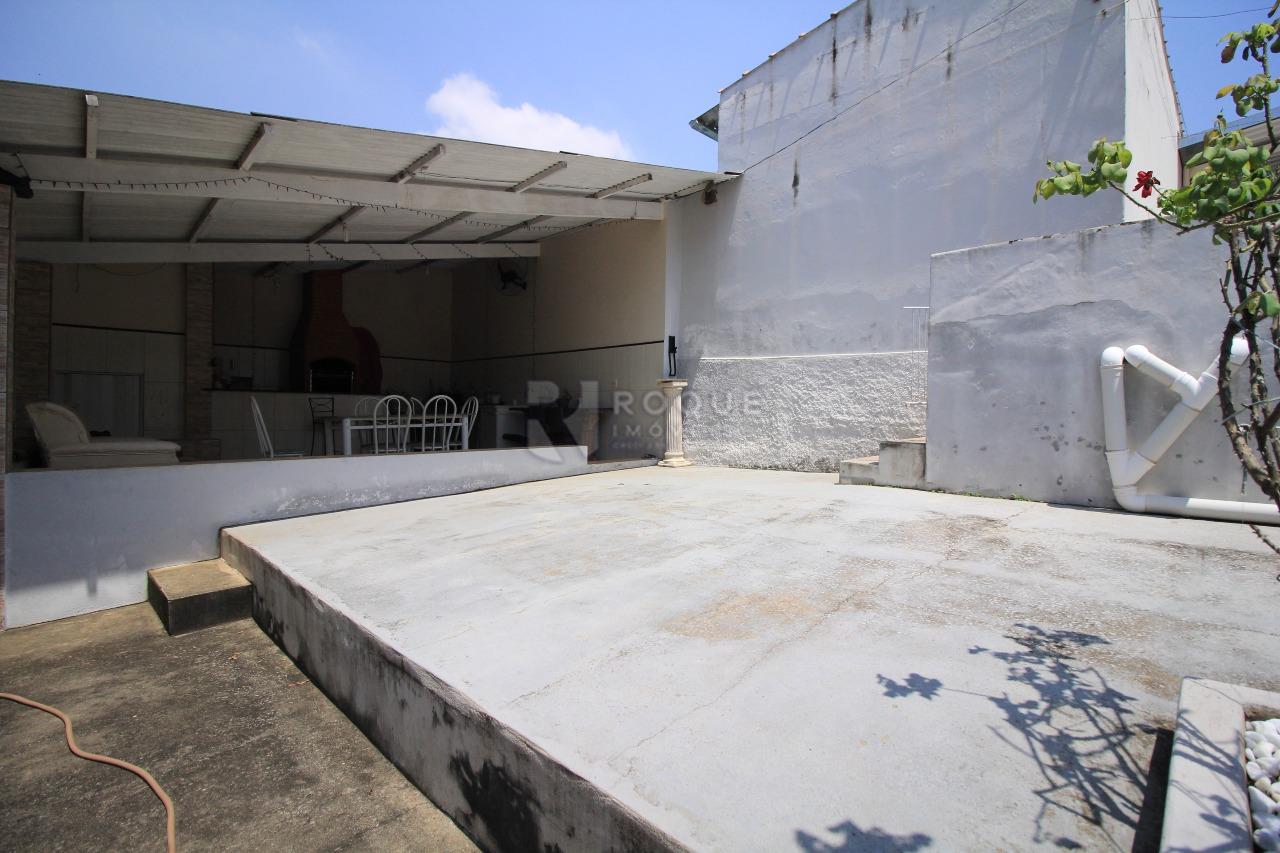 Casa Residencial à venda no bairro Vila Queiroz: QUINTAL