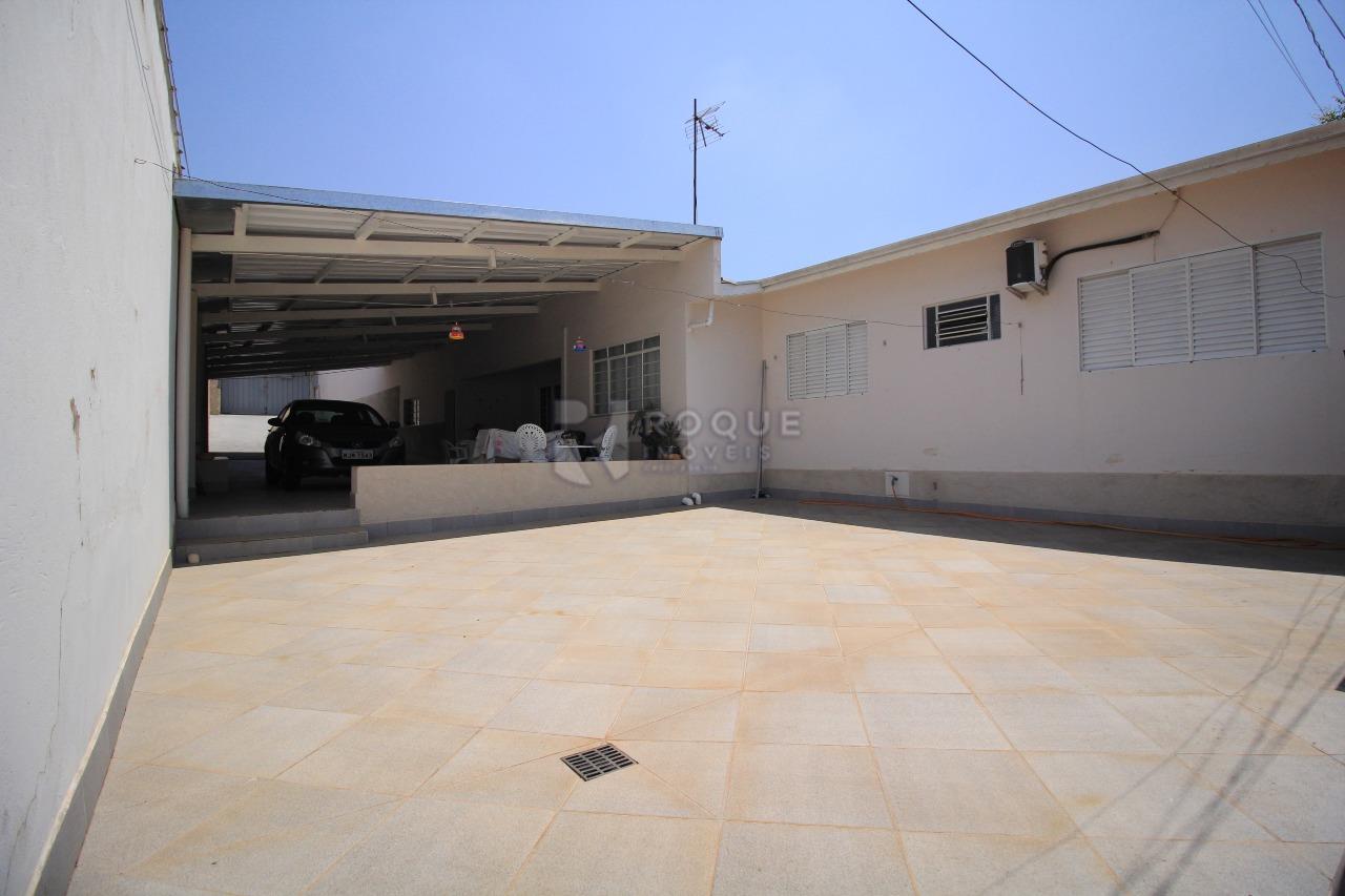 Casa Residencial à venda no bairro Vila Queiroz: QUINTAL