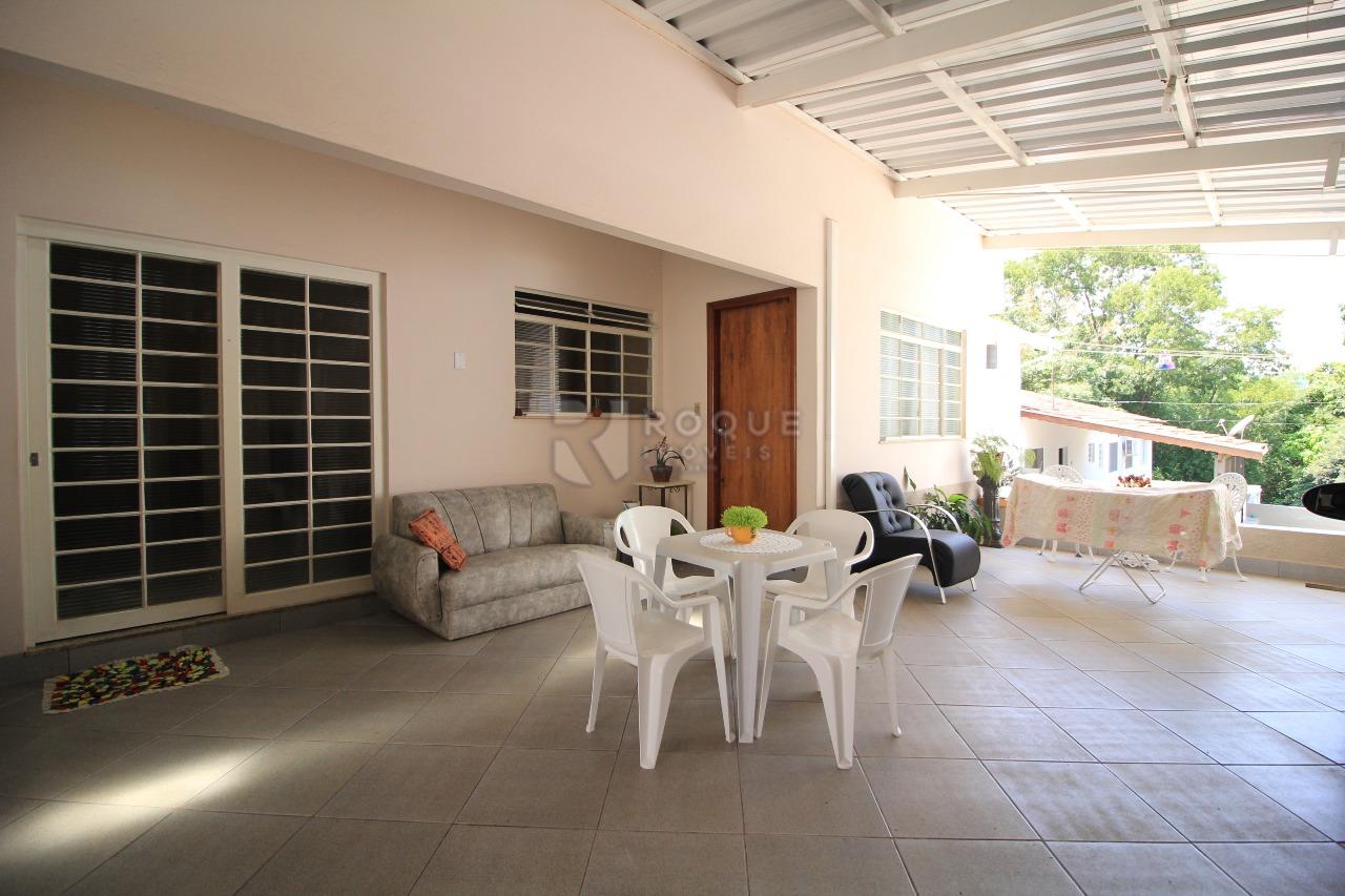 Casa Residencial à venda no bairro Vila Queiroz: GARAGEM / ENTRADA