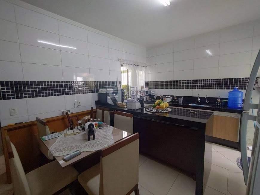 Casa Residencial à venda no bairro Vila Limeiranea: 