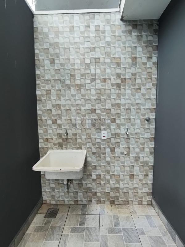 Casa Residencial para aluguel no bairro Jardim Residencial Graminha III: LAVANDERIA