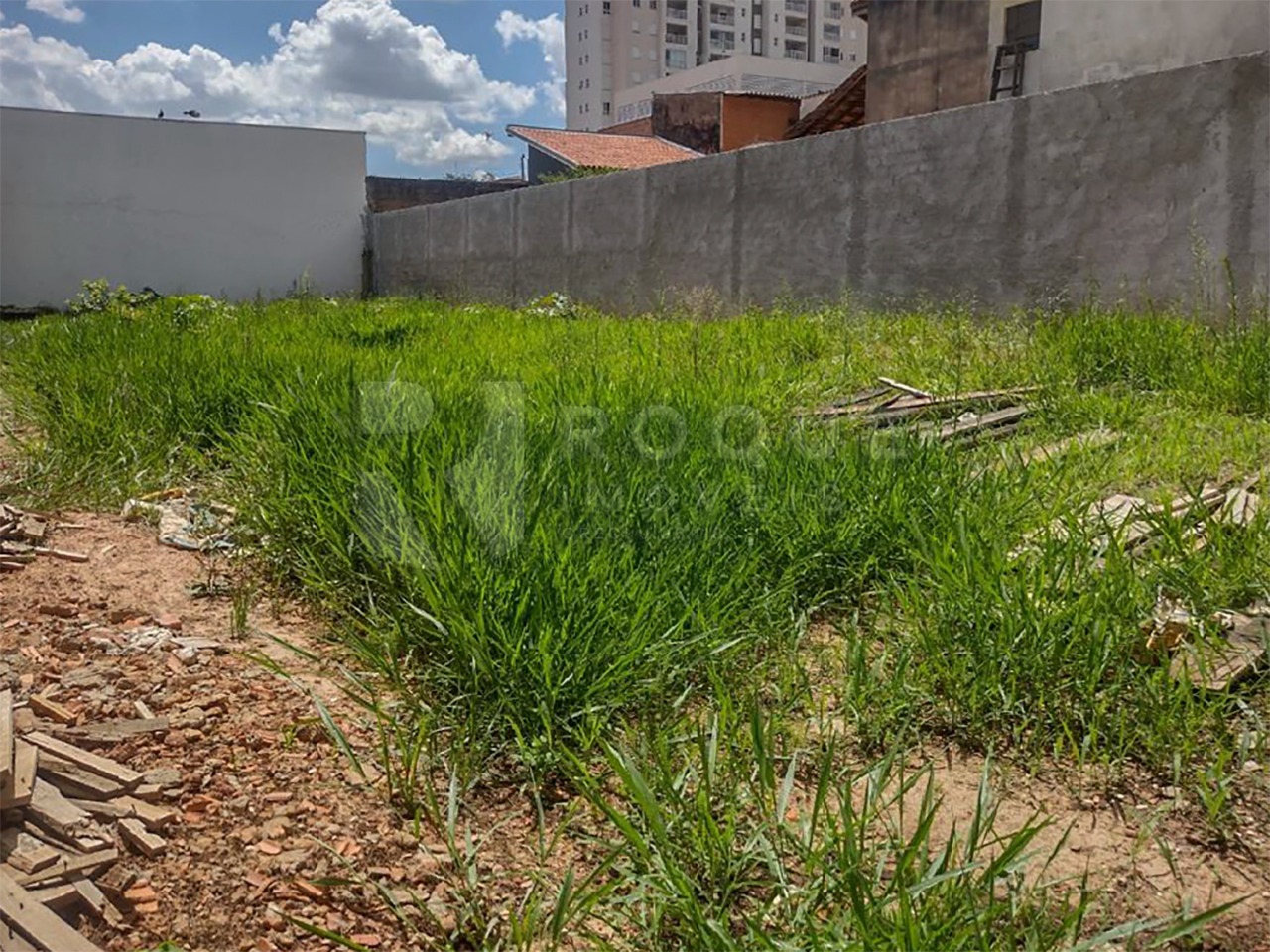 Terreno para aluguel no bairro Vila Cristovam: Terreno