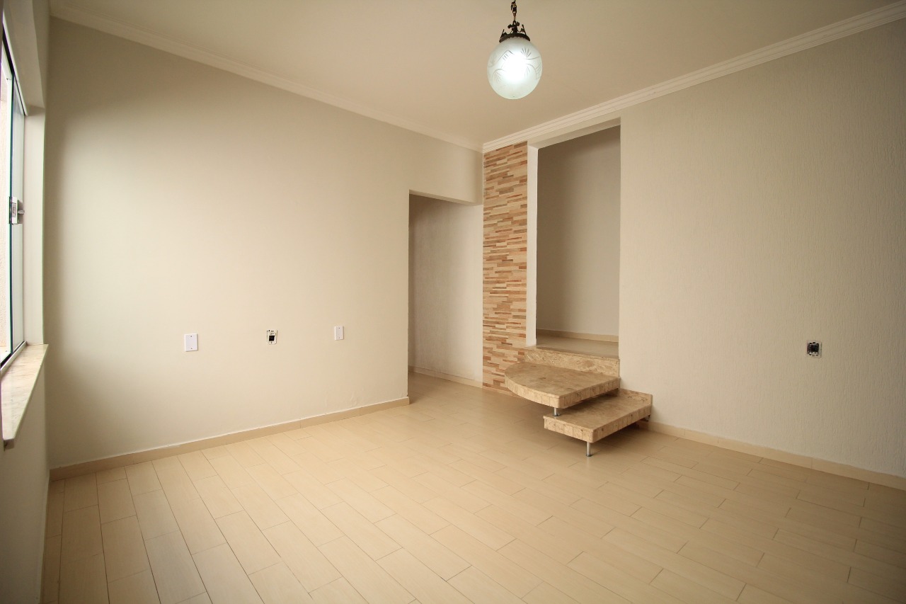 Casa Residencial à venda no bairro Jardim Santa Cecília: SALA