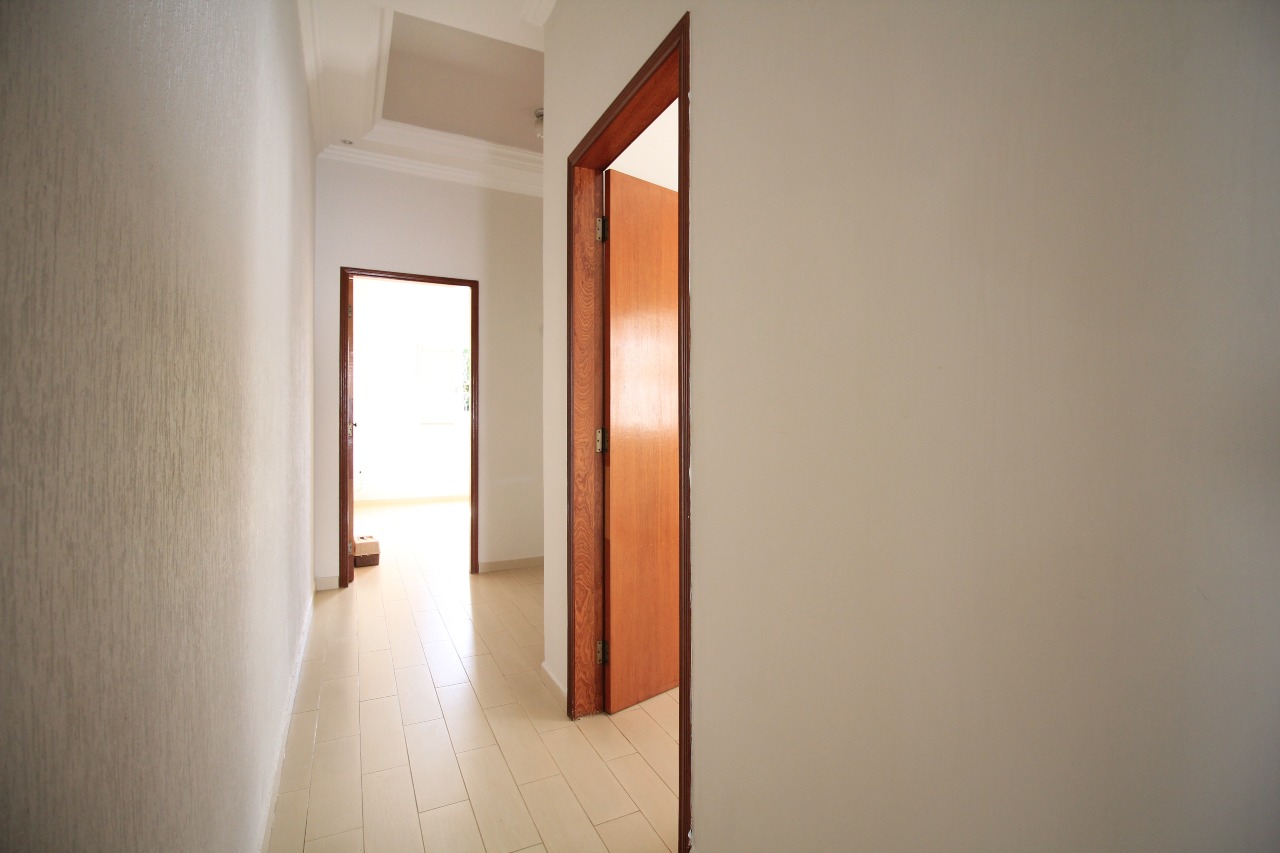 Casa Residencial à venda no bairro Jardim Santa Cecília: ACESSO AOS DORMITÓRIOS 2 E 3