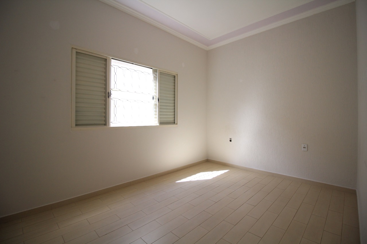 Casa Residencial à venda no bairro Jardim Santa Cecília: DORM1