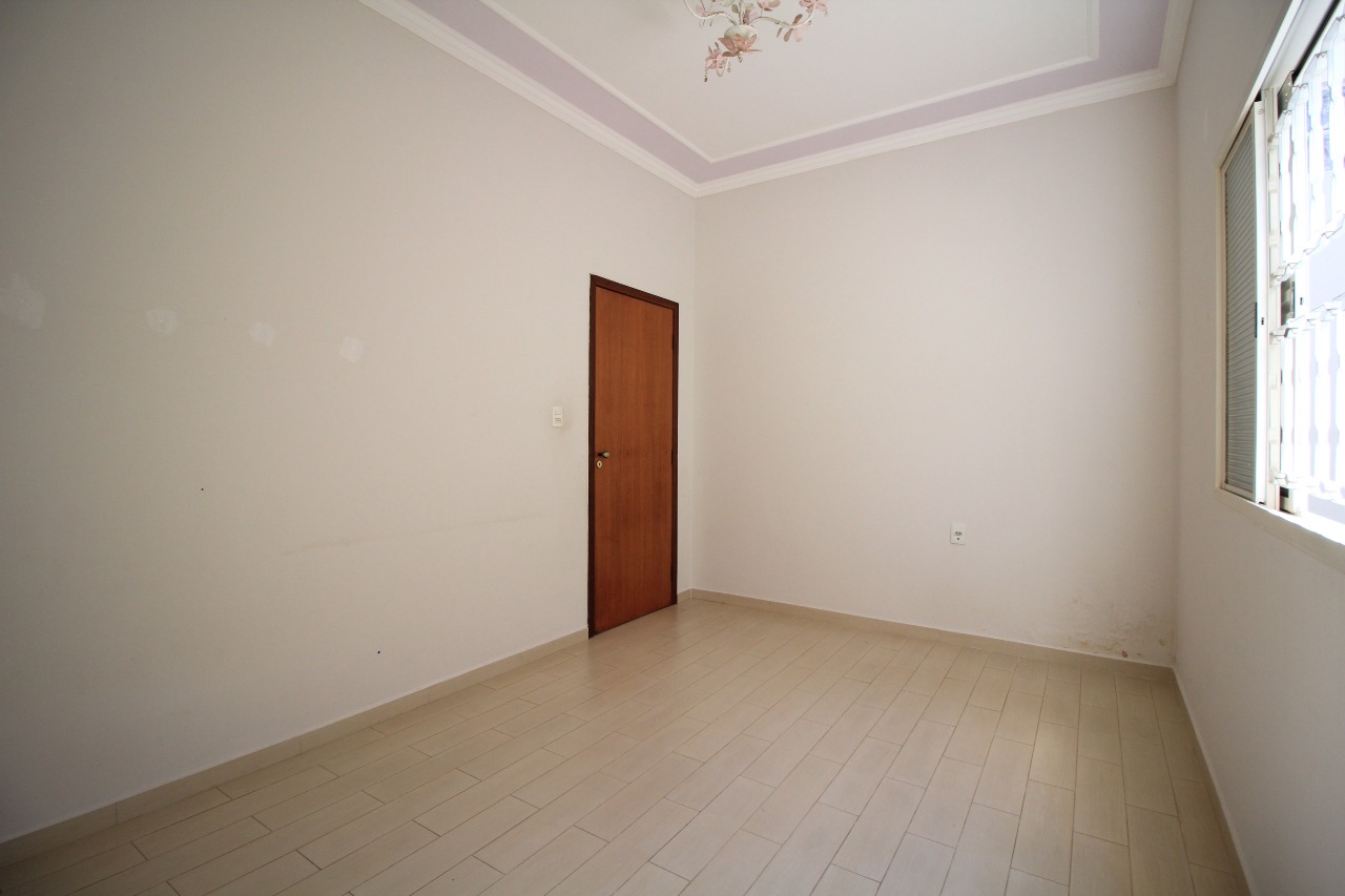 Casa Residencial à venda no bairro Jardim Santa Cecília: DORM1