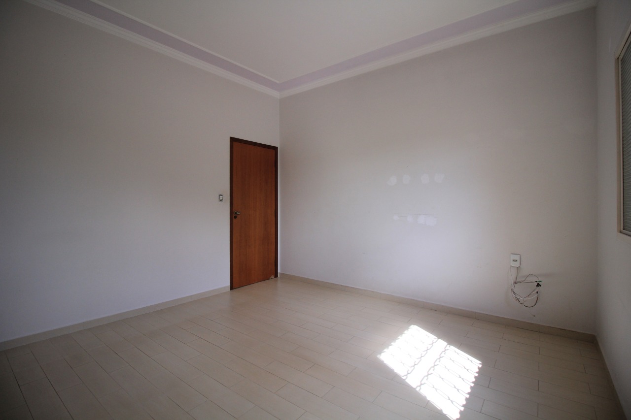 Casa Residencial à venda no bairro Jardim Santa Cecília: DORM2