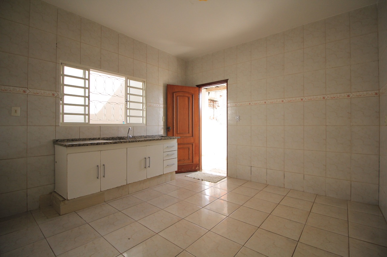 Casa Residencial à venda no bairro Jardim Santa Cecília: COZINHA