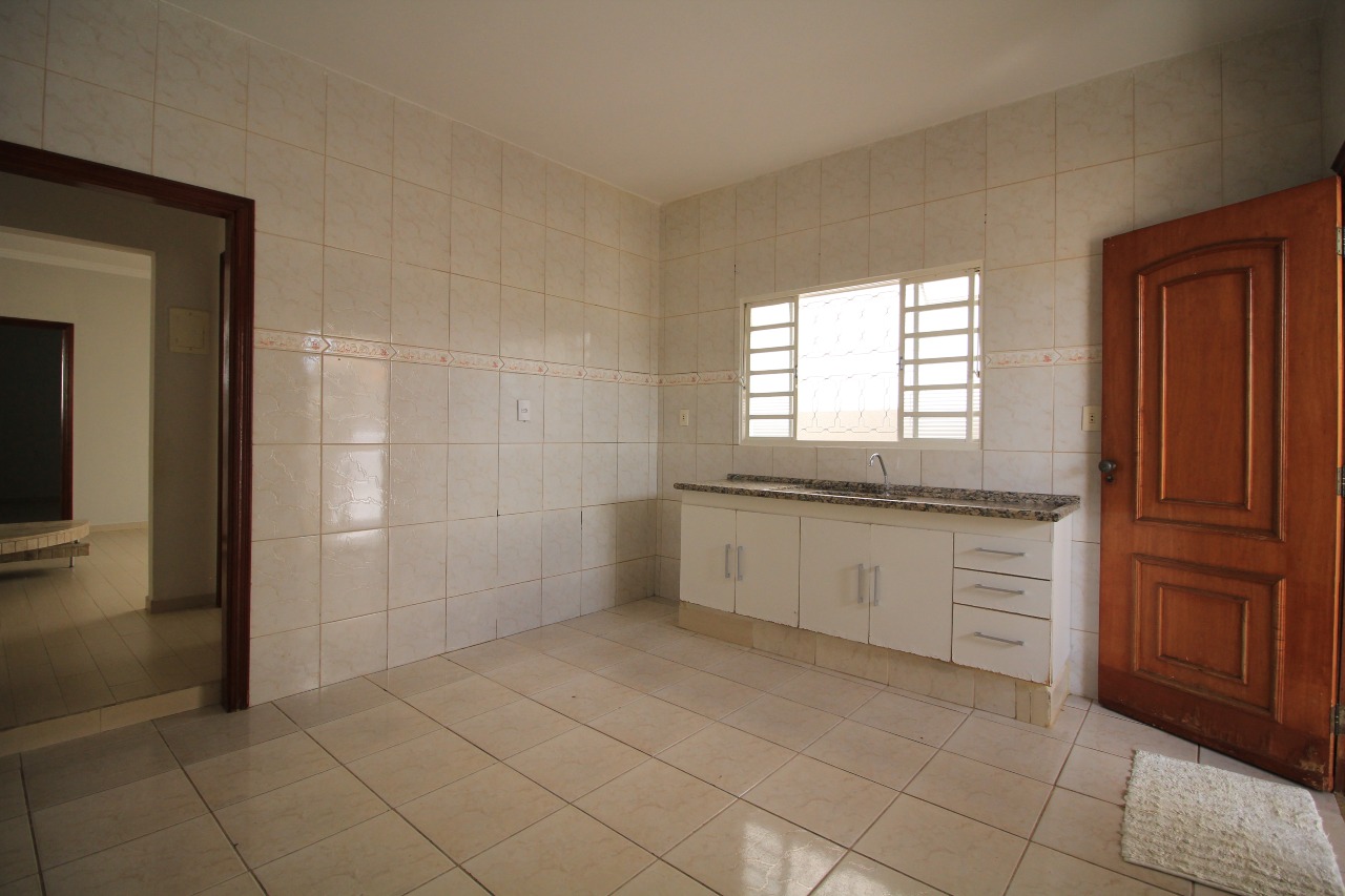 Casa Residencial à venda no bairro Jardim Santa Cecília: COZINHA