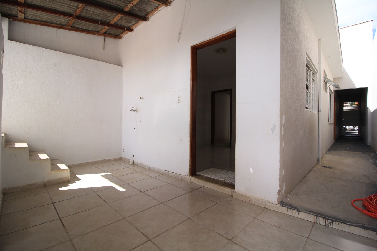 Casa Residencial à venda no bairro Jardim Santa Cecília: ÁREA DE SERV