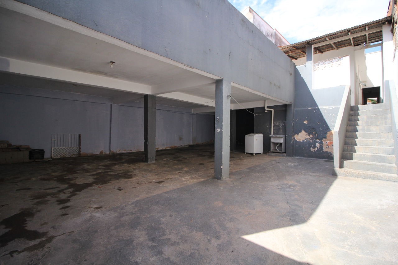 Casa Residencial à venda no bairro Jardim Santa Cecília: QUINTAL FUNDOS