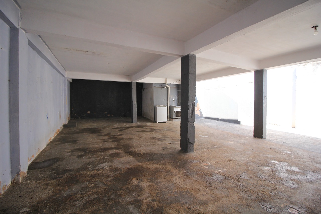 Casa Residencial à venda no bairro Jardim Santa Cecília: QUINTAL FUNDOS