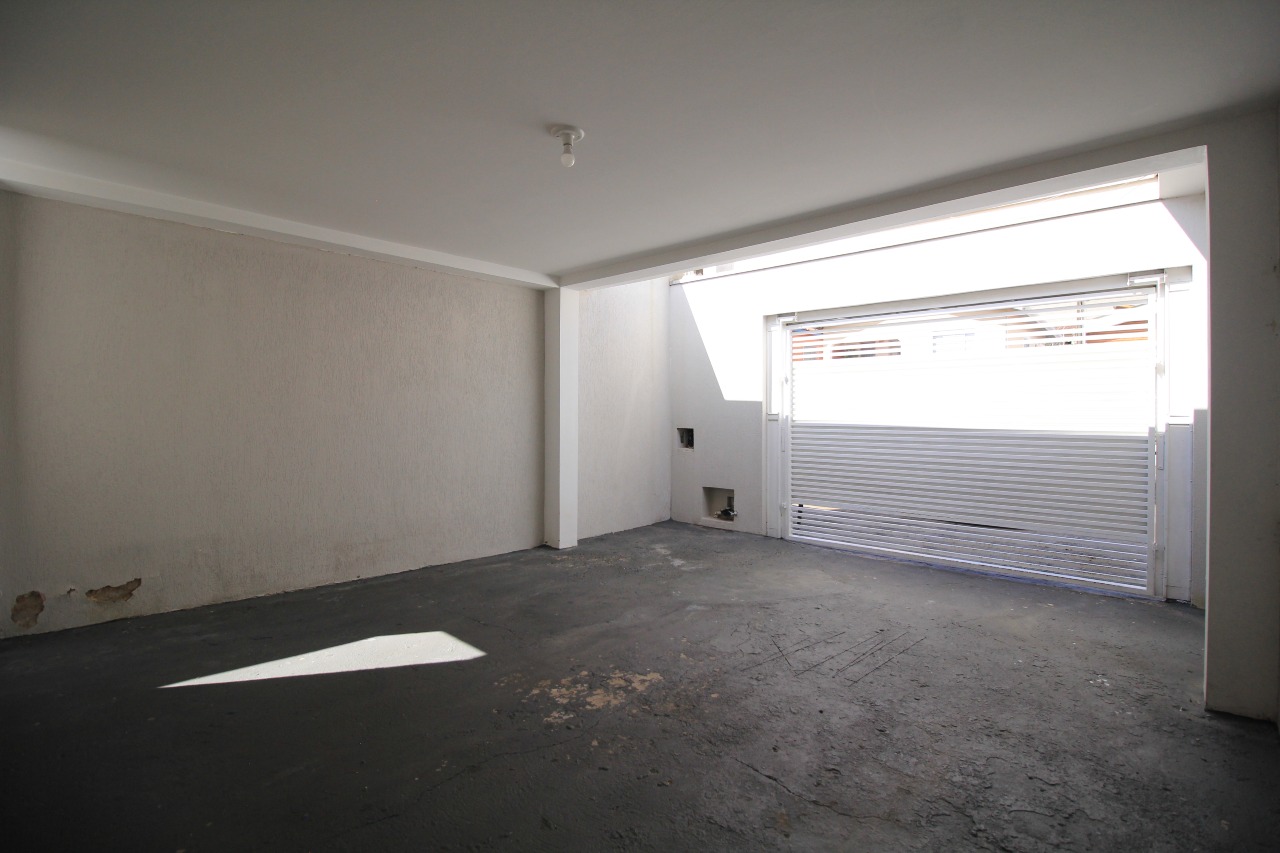 Casa Residencial à venda no bairro Jardim Santa Cecília: GARAGEM E ENTRADA