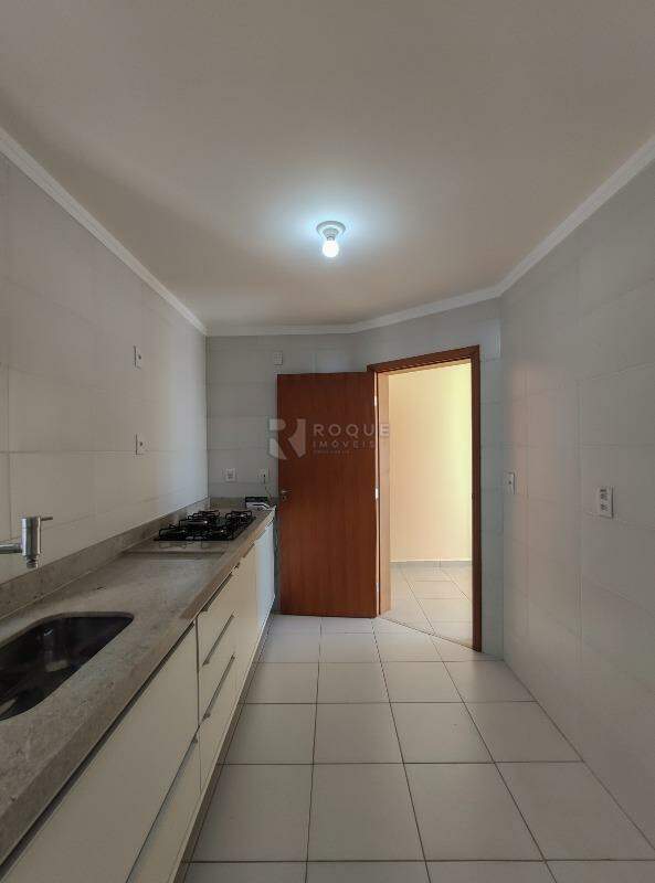 Apartamento para aluguel no bairro Centro: Cozinha 