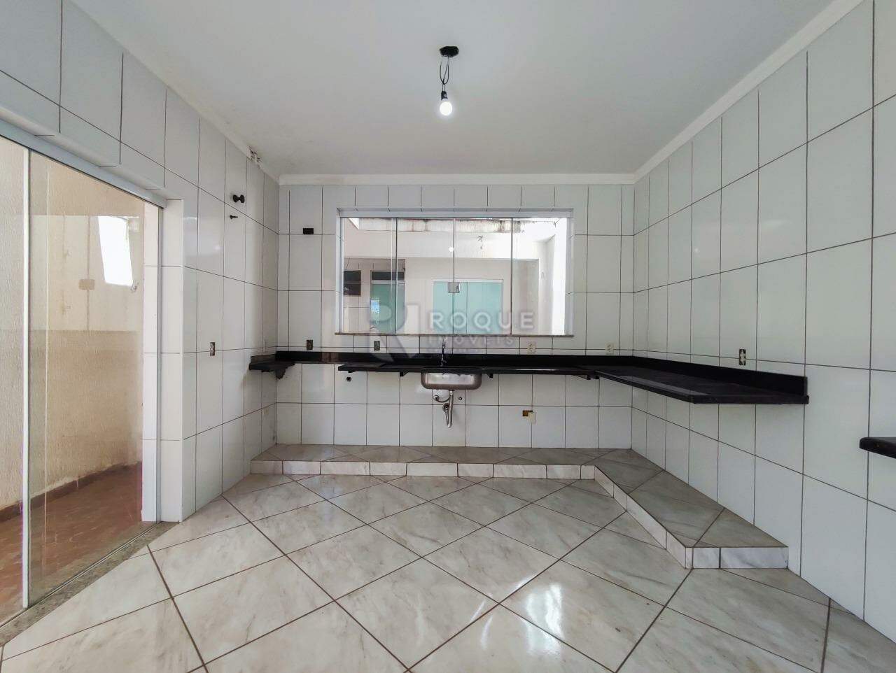 Casa Residencial à venda no bairro Vila Cristovam: COZINHA