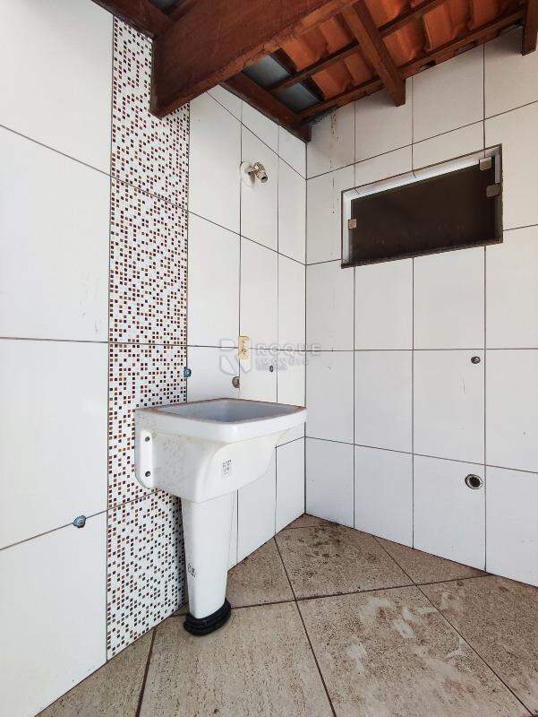 Casa Residencial à venda no bairro Vila Cristovam: LAVANDERIA