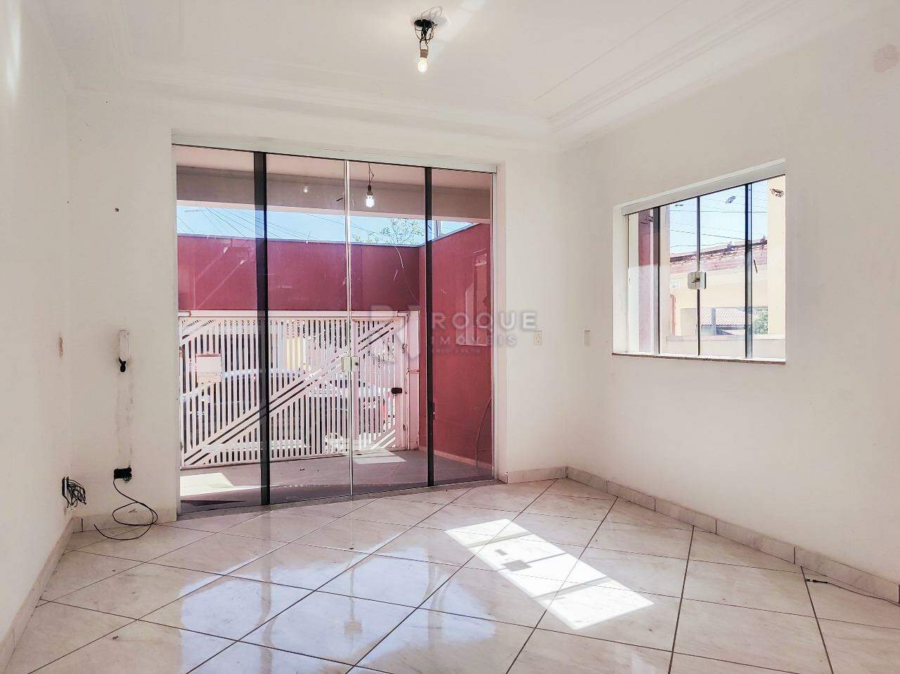 Casa Residencial à venda no bairro Vila Cristovam: SALA 