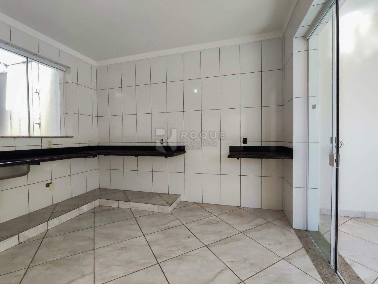 Casa Residencial à venda no bairro Vila Cristovam: COZINHA