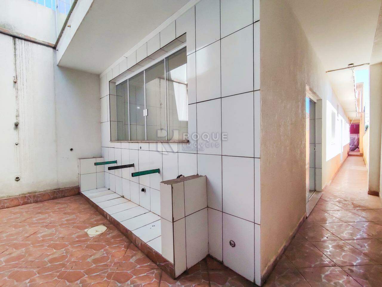 Casa Residencial à venda no bairro Vila Cristovam: FUNDOS