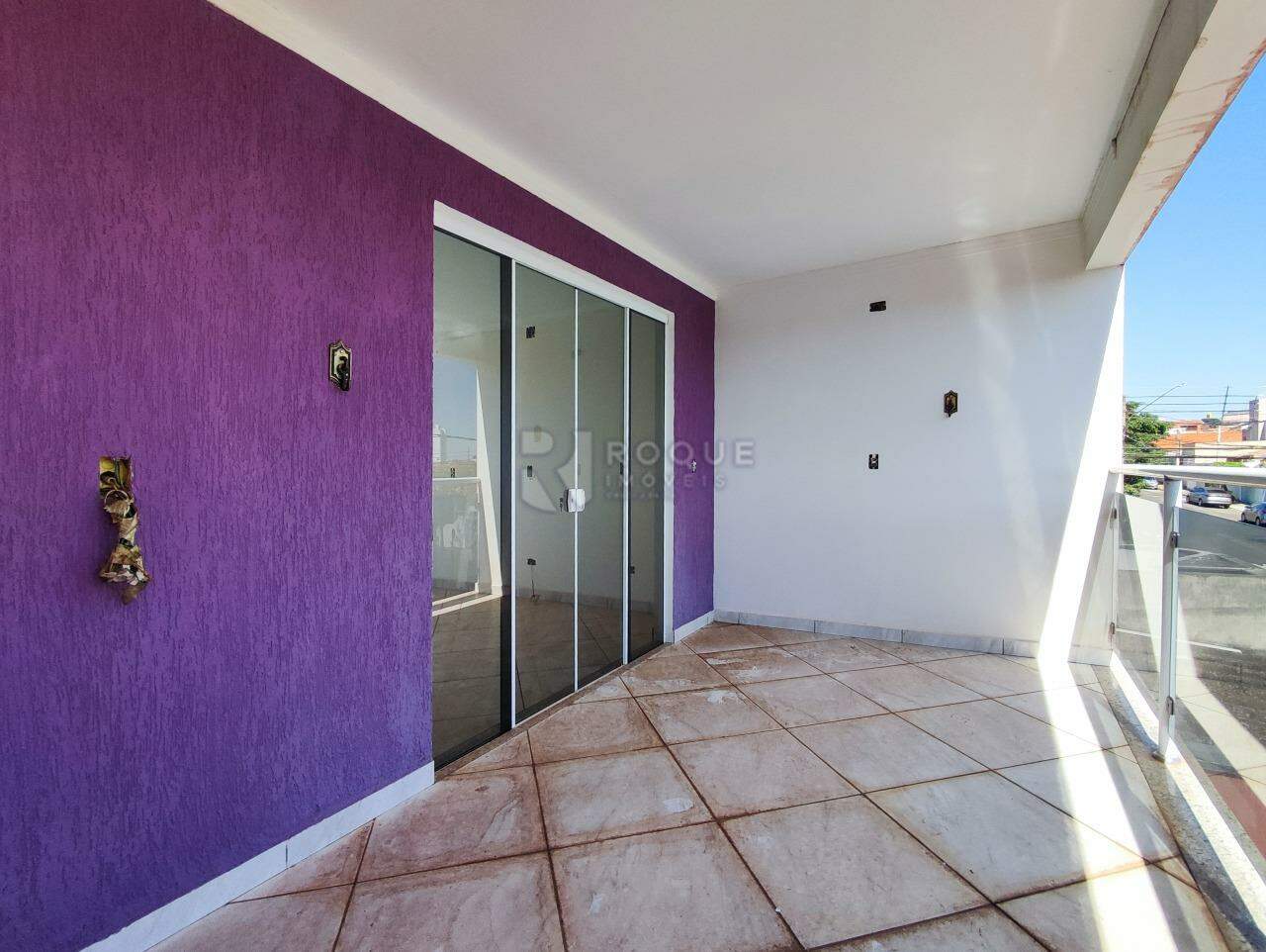 Casa Residencial à venda no bairro Vila Cristovam: SACADA SALÃO 1