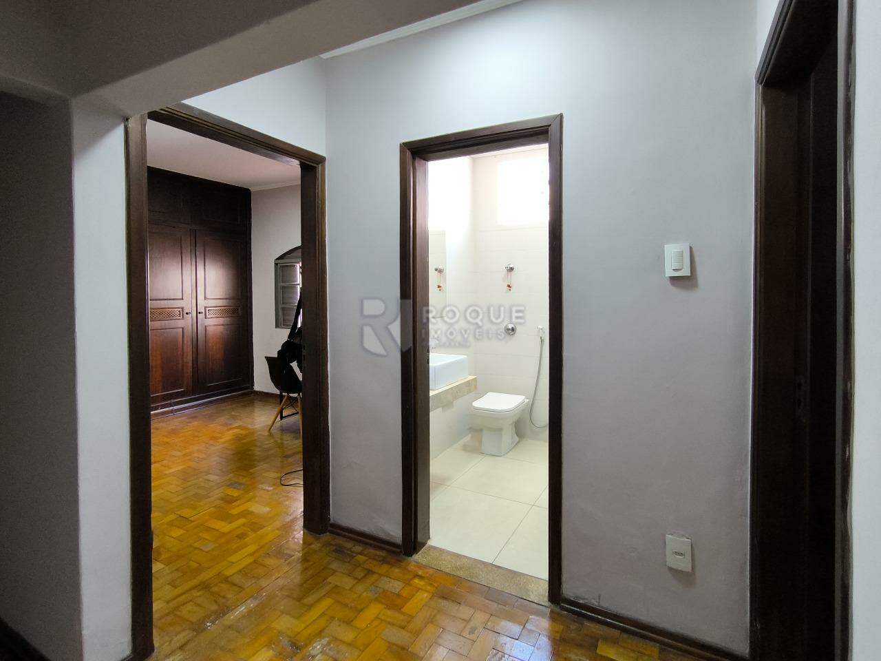 Casa Residencial à venda no bairro Parque Real: ÁREA DE CIRCULAÇÃO