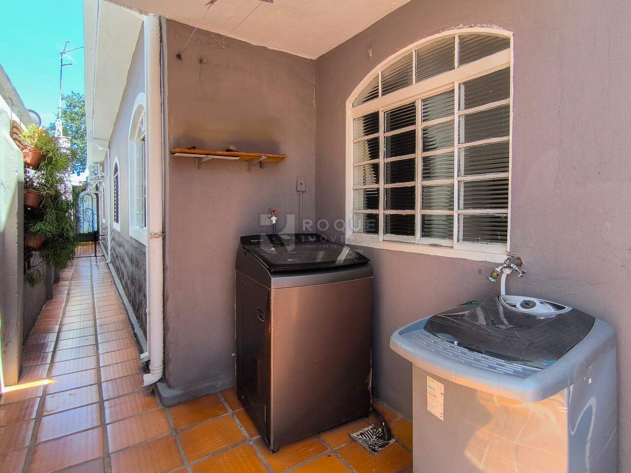 Casa Residencial à venda no bairro Parque Real: LAVANDERIA